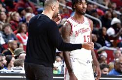 爱游戏官方包含休斯敦火箭迎葡超关键赛，今晨扳平良机，话题不断，年轻球员得到机会的词条