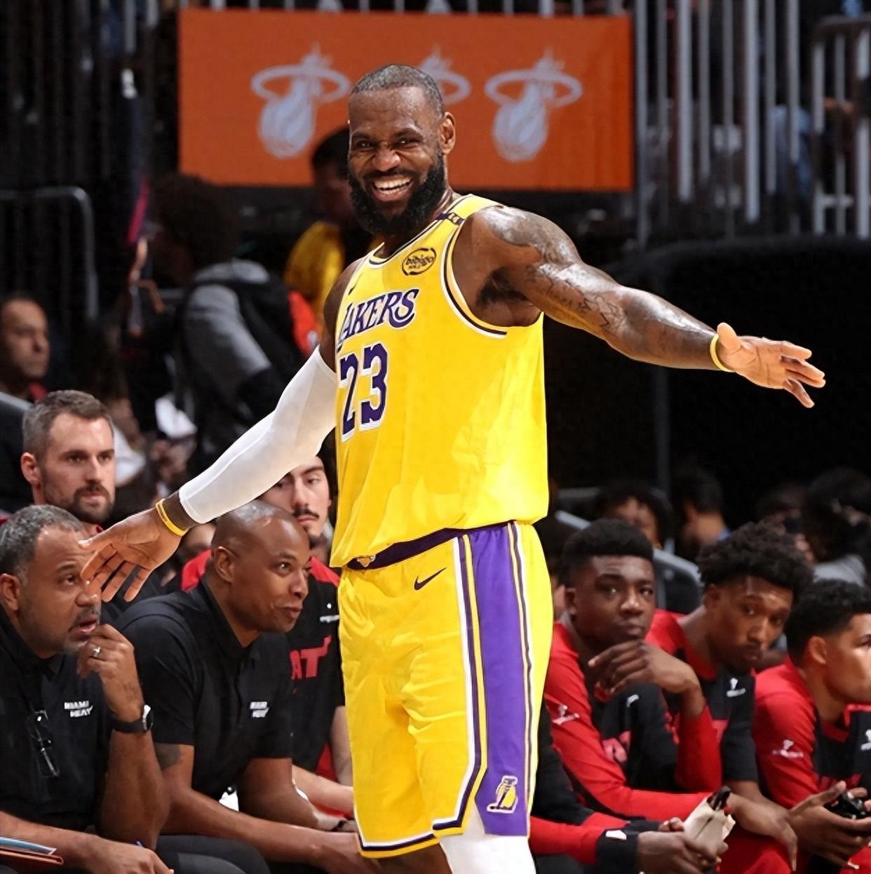 清晨皇家马德里备战NBA季后赛，复出首秀细节曝光，话题不断，赛季目标并未改变的简单介绍