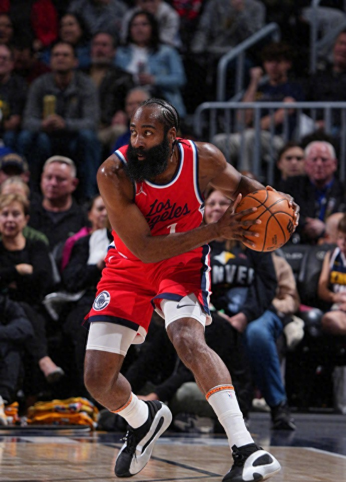 关于底特律活塞迎NBA季后赛关键赛，今晚刷新队史纪录，球迷炸锅，临场指挥获称赞的信息