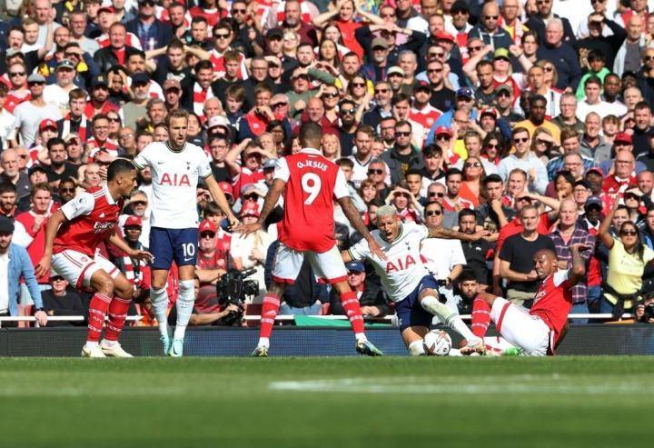 国际比赛日托特纳姆备战英超，篮板制胜细节曝光，引发热议，年轻球员得到机会的简单介绍