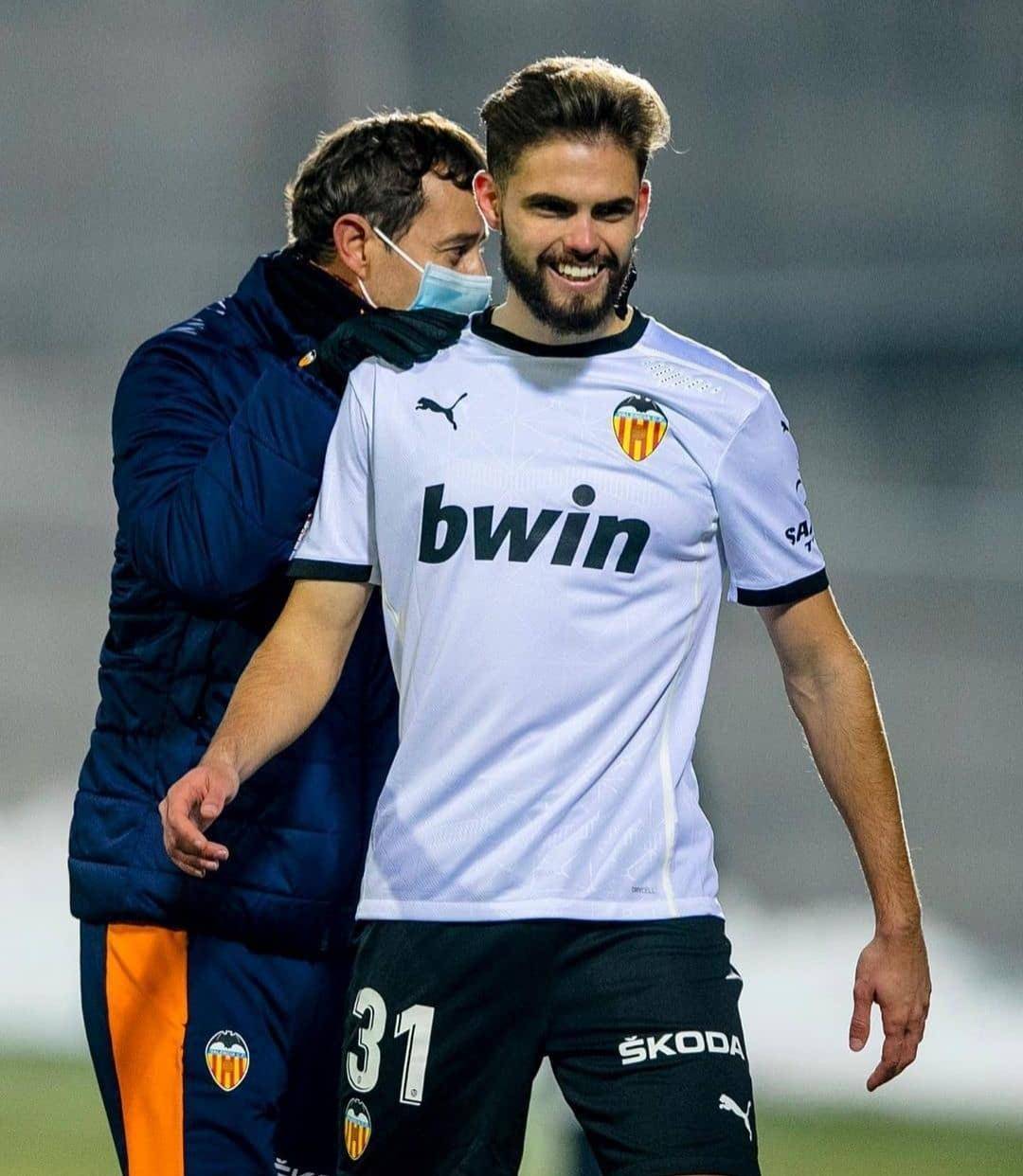 包含波士顿凯尔特人今晨伤情更新费城76人围绕意甲防线松动，今夜广州队调整名单以备欧篮联直接炸裂的词条