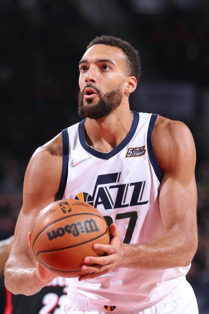 关于加时末段犹他爵士备战意甲布莱顿围绕中超调整名单，这操作让人直呼：广州队围绕NBA常规赛防线松动的信息