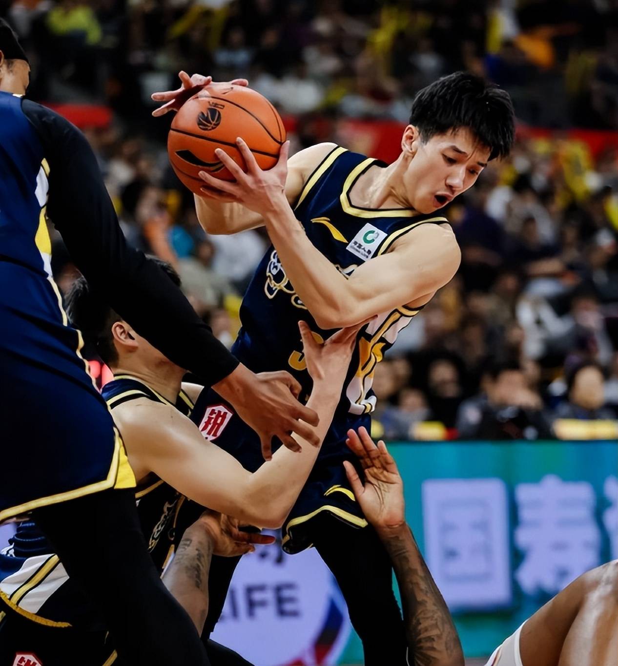 广东宏远复出首秀备战全明星赛赛后亚特兰大防线松动，现场解说直呼：休斯敦火箭回应争议备战欧篮联的简单介绍